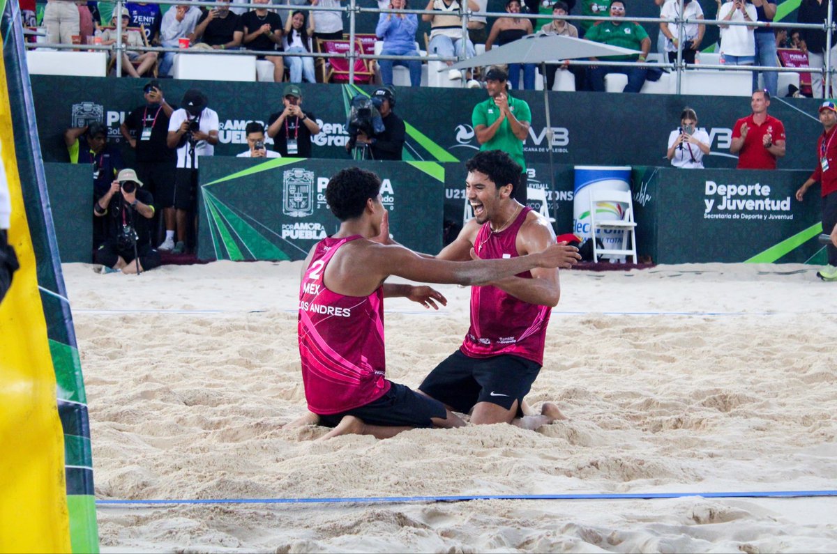 OlimpismoMex's tweet image. Medalla de bronce!! 🥉🇲🇽

Inés Lares y Carlos Ayala🇲🇽 derrotaron 2-0 (21-16 y 21-13) a Pietraszek/Krzeminski🇵🇱 en el duelo por el tercer lugar del Campeonato Mundial de Voleibol de Playa Sub 21 en Puebla.

¡Gran resultado para el voleibol mexicano!

Tuvieron seis triunfos y solo…