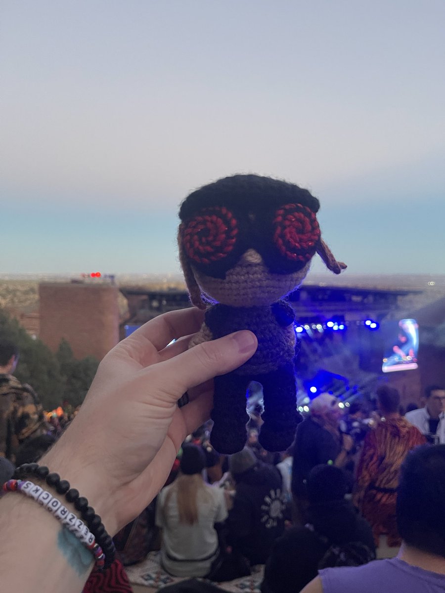 thanks for dropping by our seat before your set, <a href="/OfficialRezz/">RΞZZ</a>