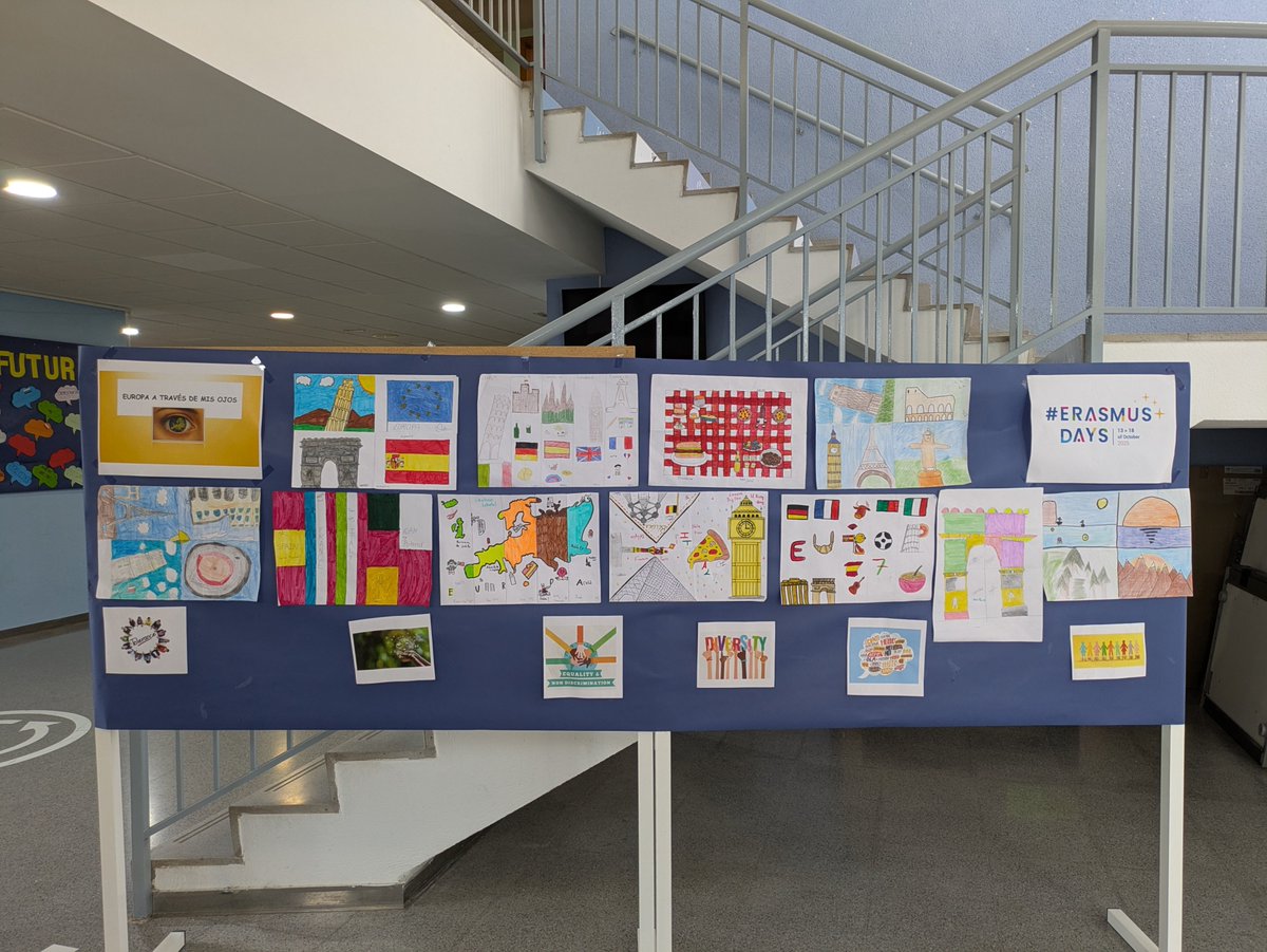 iespsb's tweet photo. Con motivo de los #ErasmusDays, se han realizado diversas actividades en nuestro centro: exposiciones, intercambio de experiencias, interpretación del Himno de Europa. @EUErasmusPlus @Erasmus_Project @sepiegob https://t.co/Uxiyu5ojcR