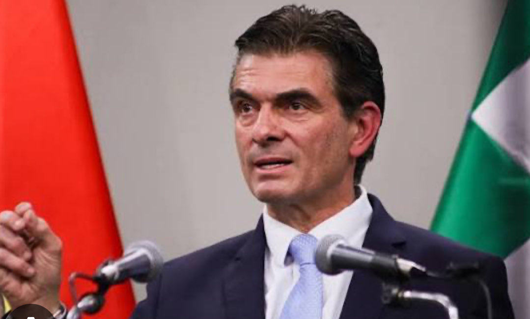 Mis saludos al Presidente electo de Bolivia Rodrigo Paz que los vientos de esperanza y cambio lleguen a nuestro hermano país. <a href="/Rodrigo_PazP/">Rodrigo Paz Pereira</a> #PrimeroLaGente #BoliviaElige