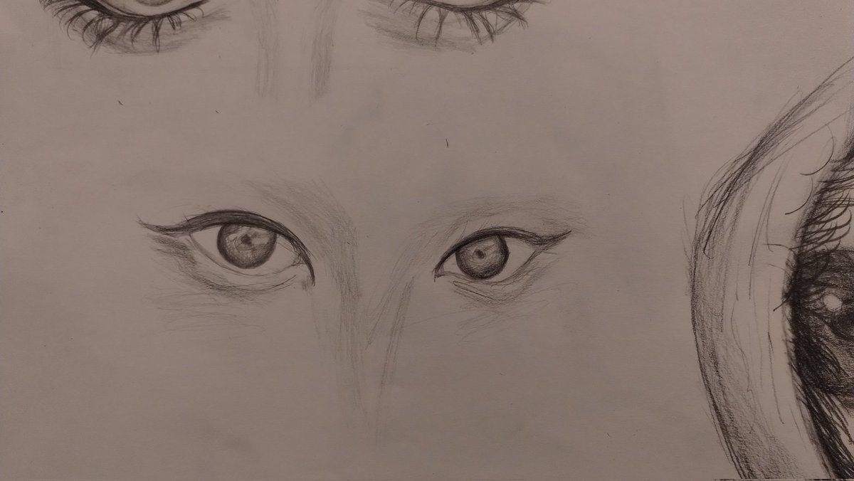 Hey stranger, enjoyed our SpongeBob convo 

Here is a sketch of your eyes.