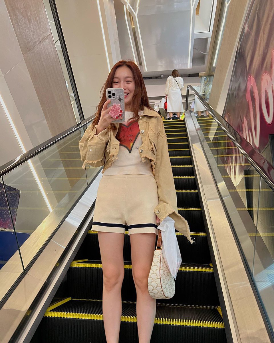 💚: I’m actually afraid of big leaps, cause I’m someone who prefers relationships where we slowly get to know each other along the way, learning what we’re really like.

ENG: sapphoria_th 

MILKLOVE TAIPEI XOXO
#MLLoveSignalinTaipei 
#มิ้ลค์เลิฟ #MilkLove