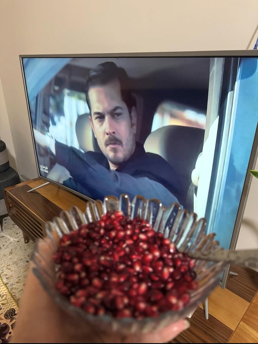 أحيانًا نلتقي في التوقيت الخطأ .. لكن الشعور يبقى صحيحًا بشكل مؤلم.
🪽🕯️
#حلم_أشرف 

 #بوح_اخر_الليل