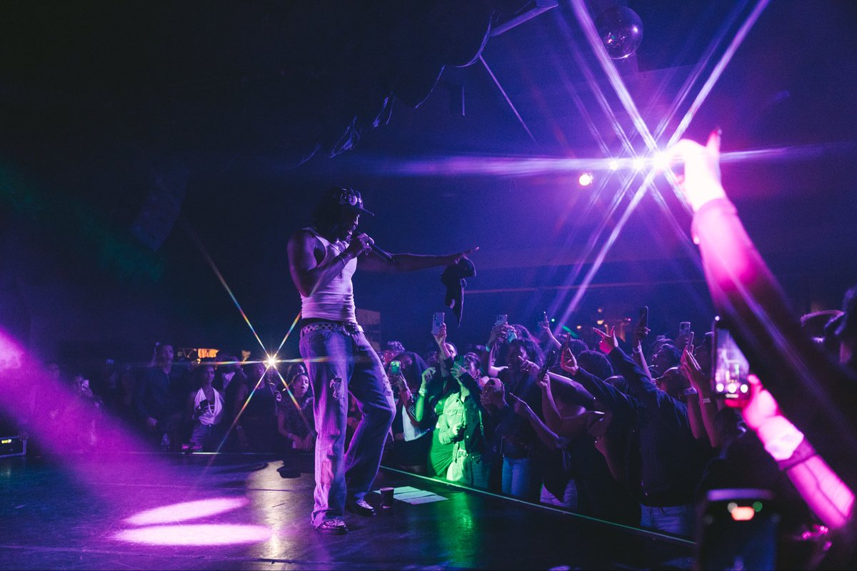 A few exclusive snaps from the <a href="/iamodeal/">ODEAL</a> show at the Roxy in LA with Arin Ray. <a href="/justinbieber/">Justin Bieber</a> came for the music, stayed for the vibes. 📸 <a href="/jenjphoto/">Jennifer Johnson</a>