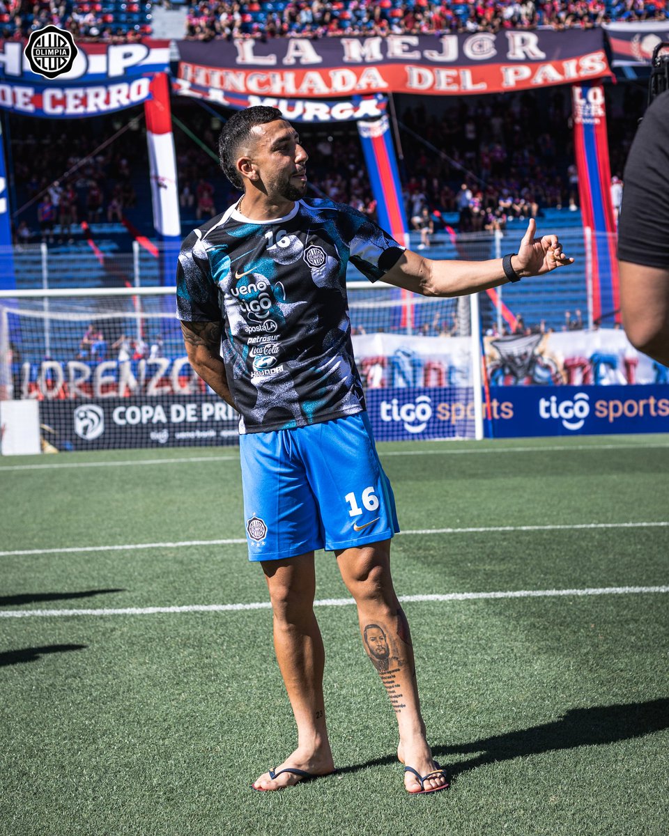 JavierSanchezPy's tweet image. Imperdonable!! Falta de profesionalismo total!! Que manera de desaprovechar oportunidades!! No podés dejar a tu equipo con 10 en un clásico cometiendo una falta criminal en la otra punta de la cancha! Este no debe jugar más!! @cotonogues @elClubOlimpia @OlimpiaMedia