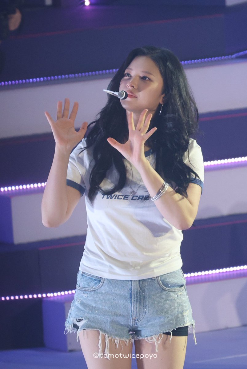 251018 綺麗なお姉さんすぎる ジョンヨンちゃん🥲💚💚 #TWICE