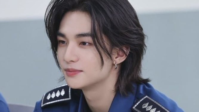 joonies_dimplee's tweet photo. ★ i’m a good girl, officer ; mini au hyunin

jg tiene una peluca robada y una invitación a una fiesta de disfraces. todo pintaba bien… hasta que estalla una pelea y llaman a la policía. hj, un oficial novato, corre a rescatar a aquella "chica" que ve en apuros, sin saber que está por llevarse la sorpresa de su vida
