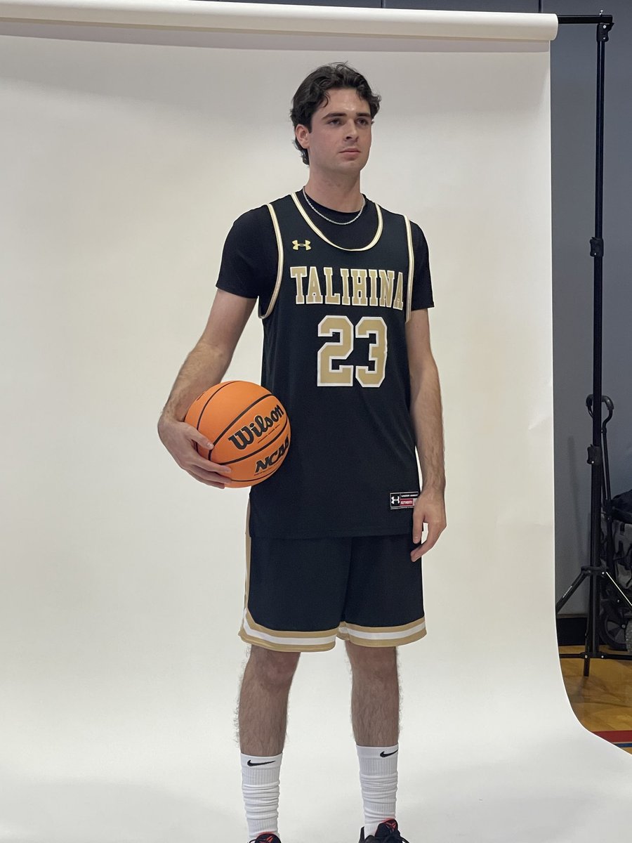 bdmontgomery98's tweet photo. VYPE Oklahoma Top 100 Basketball…Proud of my guy @cymontgomery27 @VYPEOK @vypesportsguy https://t.co/sdN2zscSWo