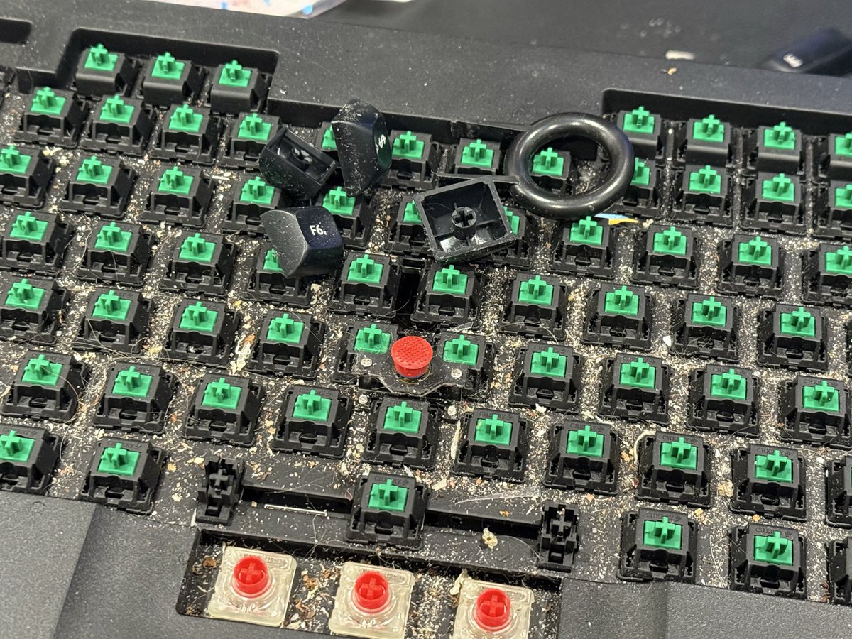OGProgrammer's tweet image. Tell me you live at your computer without telling me you live at your computer 🤢