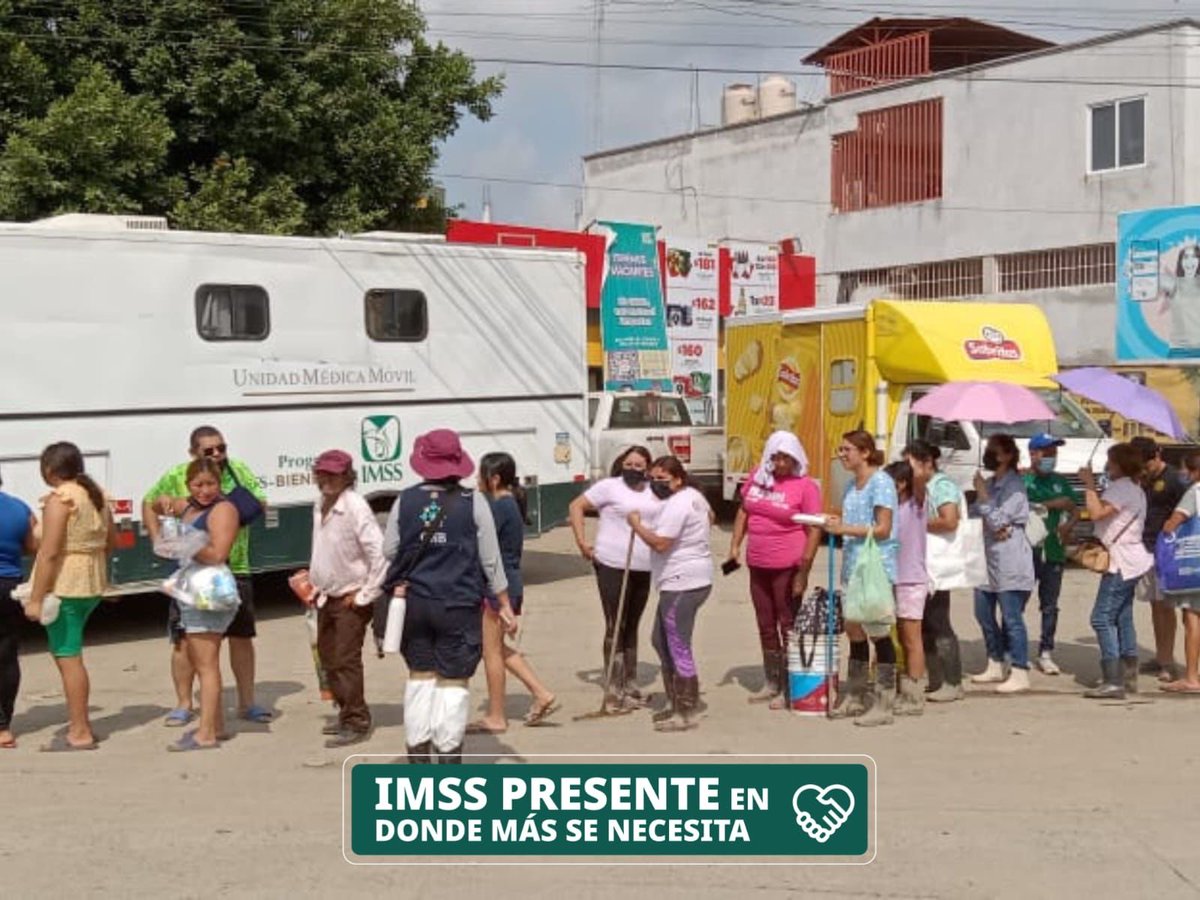 Tu_IMSS's tweet photo. 💚👩⚕️ La brigada del #IMSSGuerrero continúa en la colonia Las Gaviotas, #PozaRica, #Veracruz, brindando atención médica y acciones de prevención con entrega y solidaridad.
#IMSSContigo https://t.co/JZ6c4Oltwz