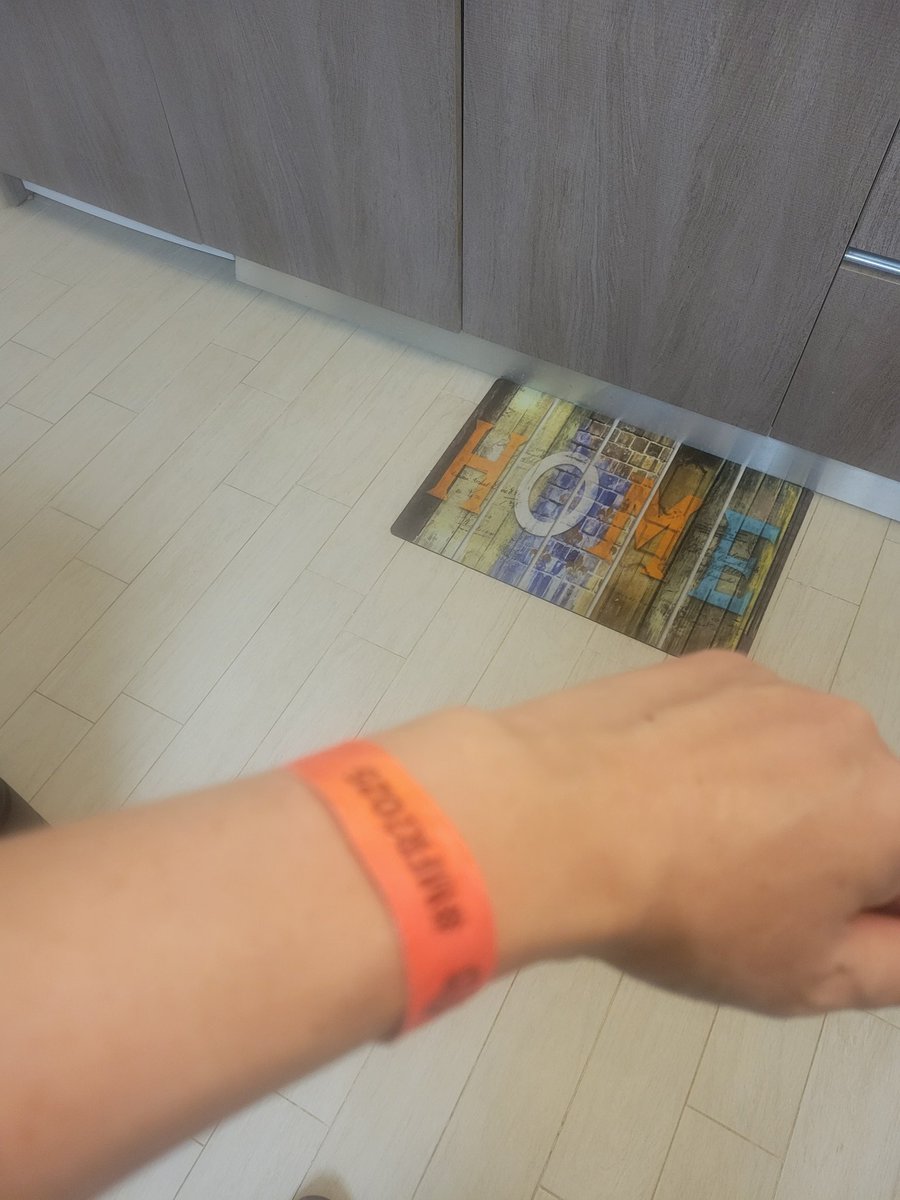 shigezo's tweet image. #MFR2025 #MakerFaireRome 、出品物の開発過程や出展申請の経緯などいろんなことが起きたけど、とにかくやり遂げたよ。

何があろうと前に進むぜよ。

そして食べたピザは人生最高に美味かったし、カプチーノも幸せであった。