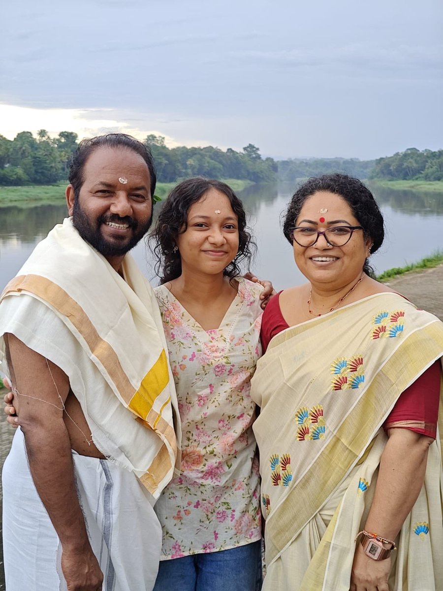 ഞങ്ങളുടെ
ദീപാവലി ആശംസകൾ #HappyDiwali #AnjanaDevi  #Prapanjana