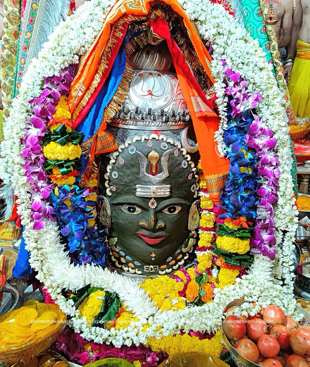 12Jyotirling's tweet image. श्री महाकालेश्वर ज्योतिर्लिंग जी के आज के भस्म आरती श्रृंगार दिव्य दर्शन 20.10.2025
🌸 दीपावली की हार्दिक शुभकामनाएं 🌸
