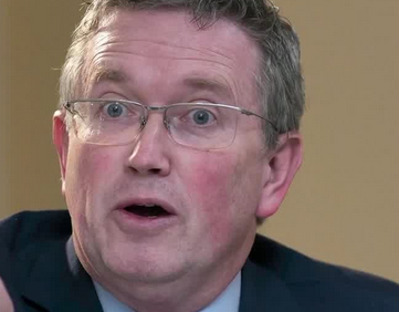 😭😭😭😭😭😭😭

Picking is not hard on this one.

The guy who cant vote anything Republican or a decorated navy seal who can end you with a pencil.

Easy choice Dump Massie the Masshole Transplant.