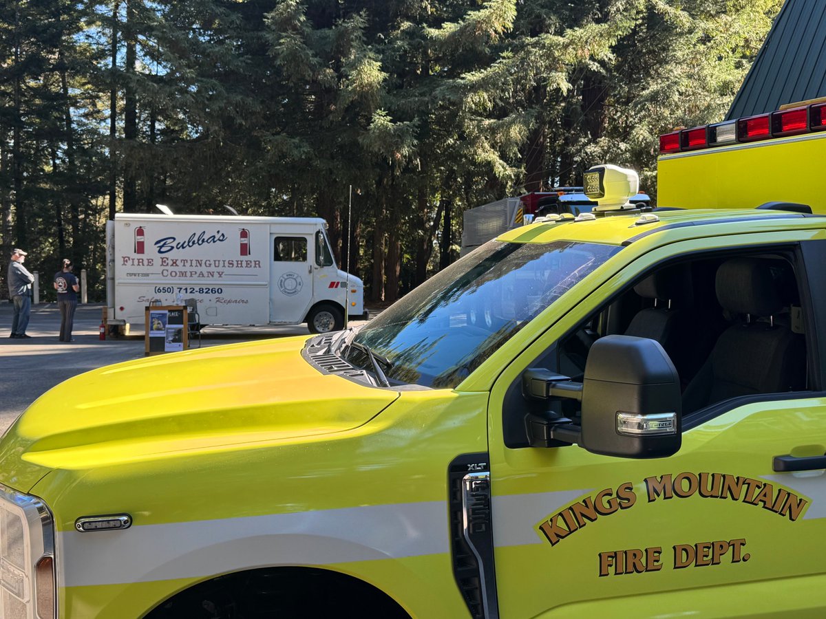 KingsMtnFire's tweet image. KMFD sponsored a community fire extinguisher day at Station 56. Special THANKS to Bubba's Fire Extinguishers for their efficient service &amp;amp; great customer support. Their team inspected/serviced ~40 fire extinguishers, providing critical fire risk reduction for our community.
