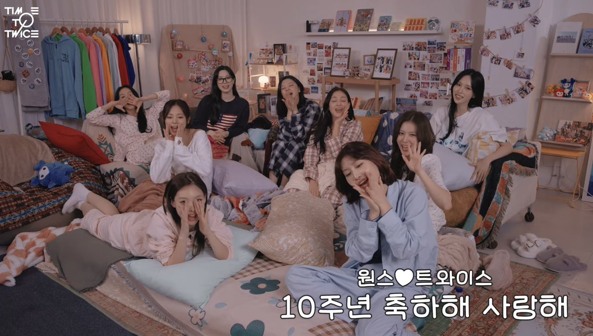 twice_kankitsu's tweet photo. 10周年おめでとうー🎉🎉🎉🎉
あの日TWICEの存在を知った日、大袈裟さじゃなく生き甲斐に出会ってしまった日。次の10年も20年も何十年もみんなの幸せが私の幸せだよ！！
TWICE ONE IN A MILL10N
#트와이스의스토리는10년째연재중
#The10thPageOfTWICEStory
#TWICE_10th_Anniversary
@JYPETWICE https://t.co/r5zfDZSta1