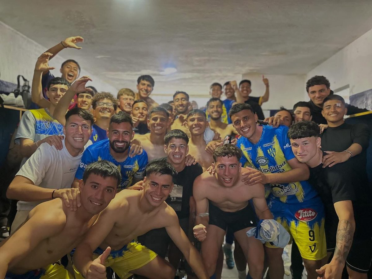 ¡𝑩𝑼𝑬𝑵𝑨𝑺 𝑵𝑶𝑪𝑯𝑬𝑺, 𝑷𝑶𝑹𝑻𝑼𝑨𝑹𝑰𝑶𝑺!
 
Queríamos avisarle a algún desprevenido..

PUERTO C QUEDA 🇺🇦⚓️