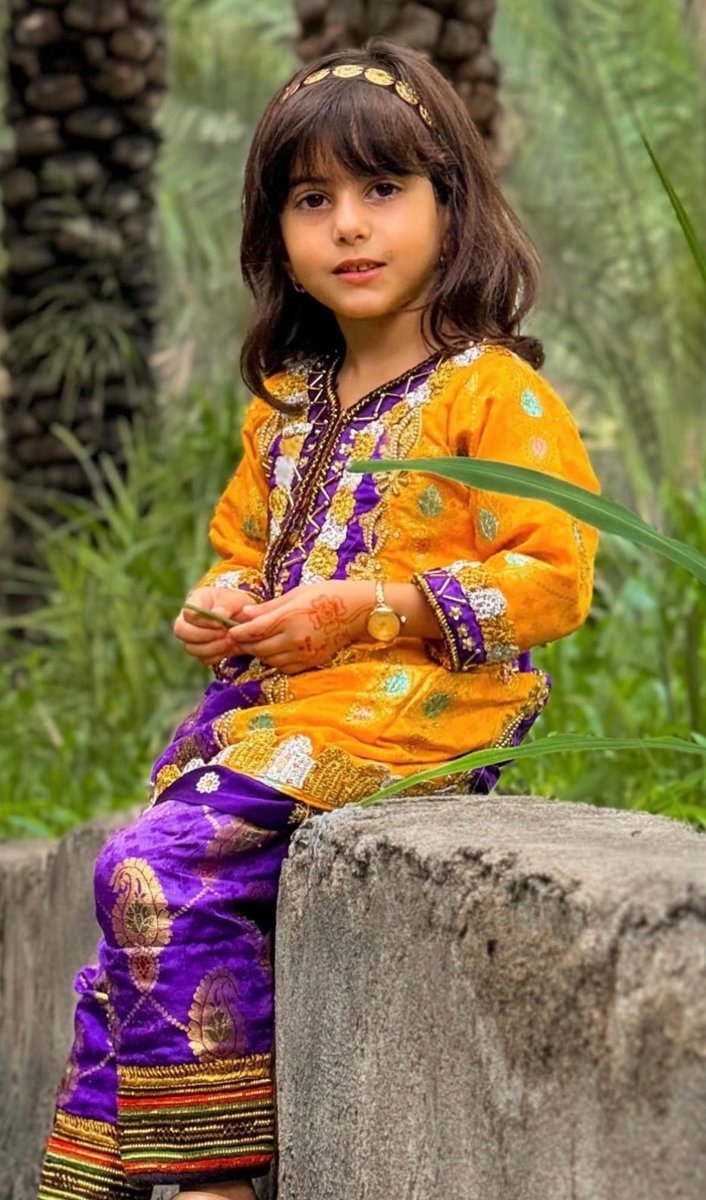 #صباح_الخير

اللّهم دروُب خضراء يسّقيها ودّك ، وخُطـى مُسـدّدة بعوُنـك ، وحَياة هانئـة يحَفهـا رضاك .
صباح الخير ..🌼