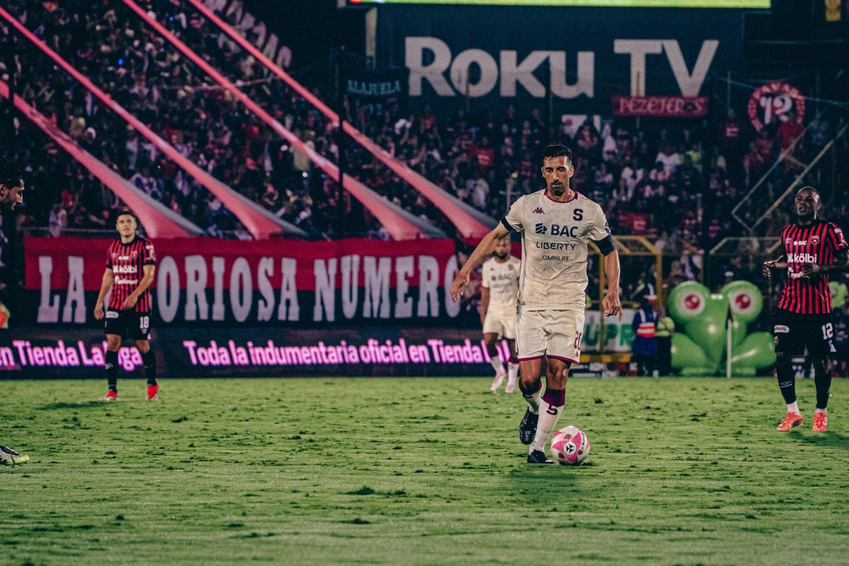 El 2-0 es su culpa. Mal pase y gol de LDA.