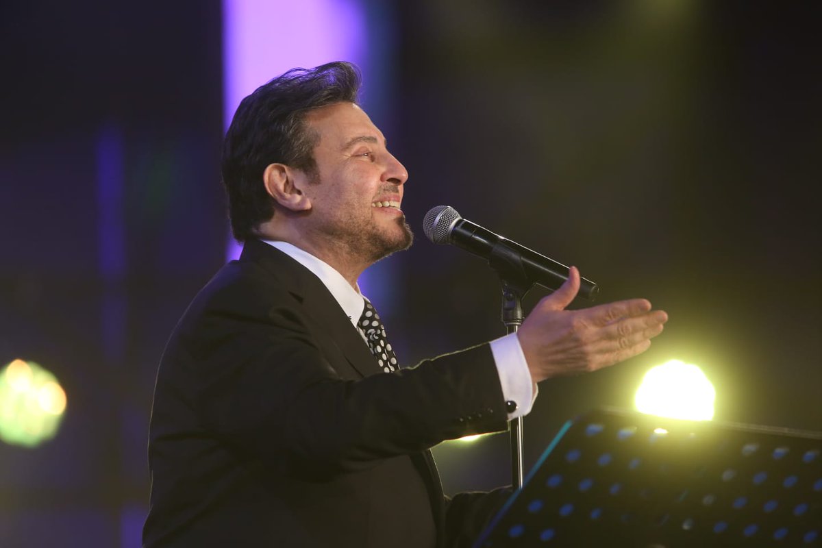 #هاني_شاكر يقدم أغنية جديدة لجمهور حفله بـ #مهرجان_الموسيقى_العربية
mobtada.com/culture/1553617