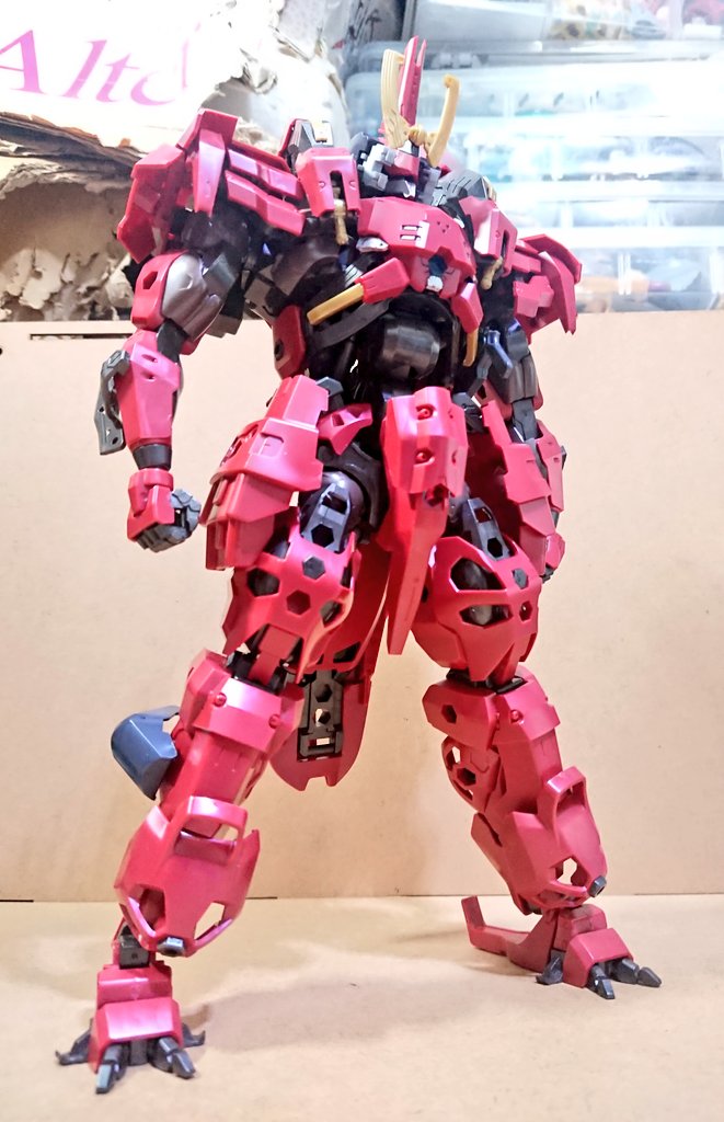 #処女作と最新作を並べてはる
#ヘキサギア 

ヘキサギアカスタム処女作←

→ヘキサギアカスタム最新作

人型が至高過ぎる…😇
＞そしてヘキサギアがガバナーになる…🤣