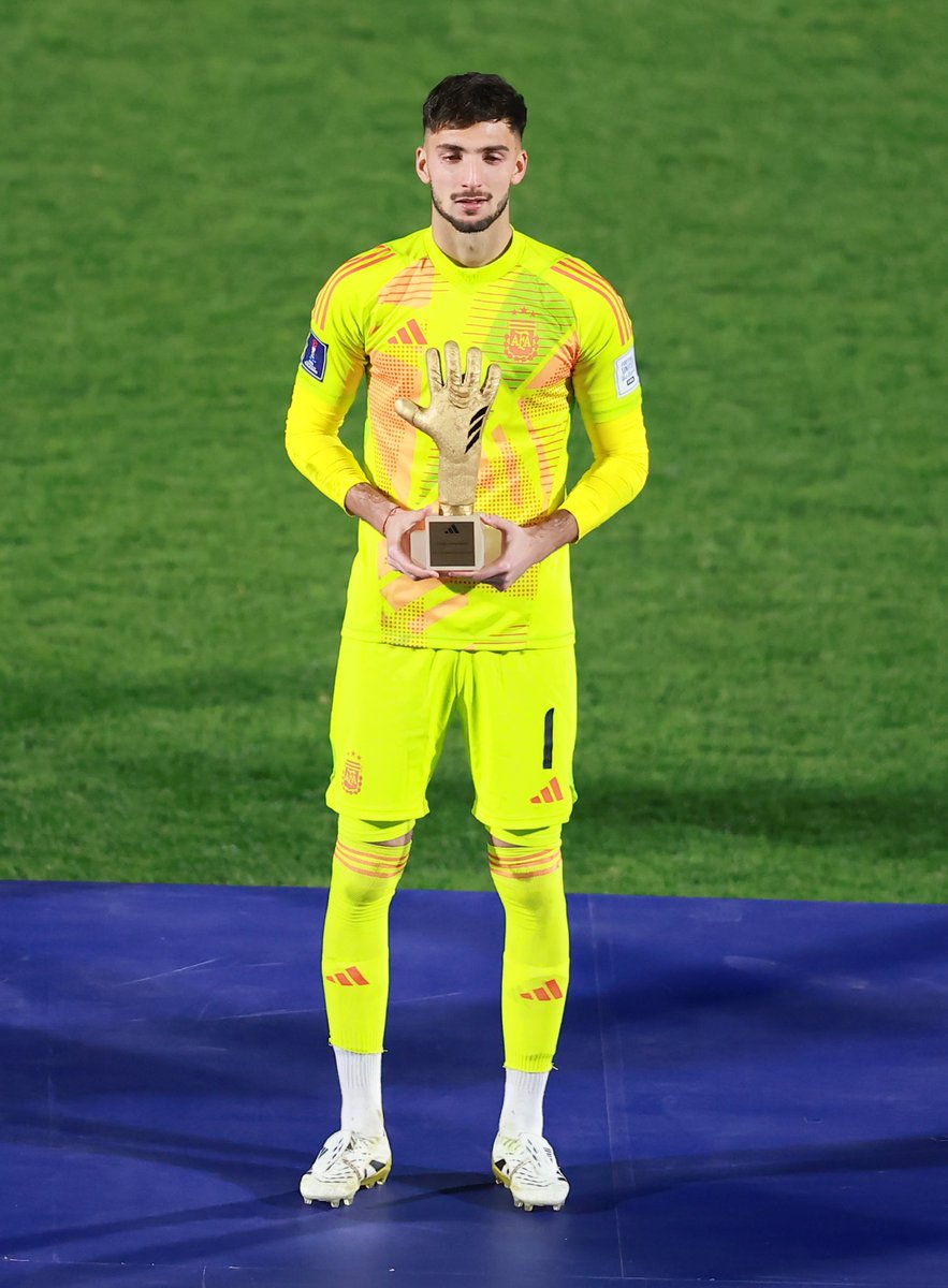 🥇🇦🇷 SANTINO BARBI, ELEGIDO GUANTE DE ORO AL MEJOR ARQUERO DEL MUNDIAL SUB-20.