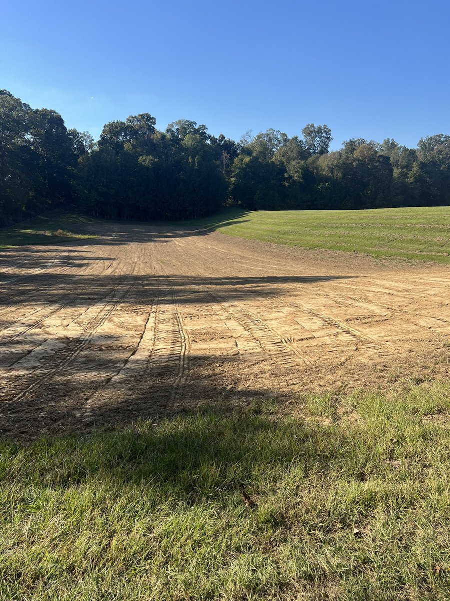 realbenmcdonald's tweet image. Busy weekend…..75 acres planted….we kept the 🚜’s busy, plenty of #specialityseed  in the ground. Y’all send some 💧#WhatGetsYouOutdoors #RealtreeLife #farmlife #foodplots