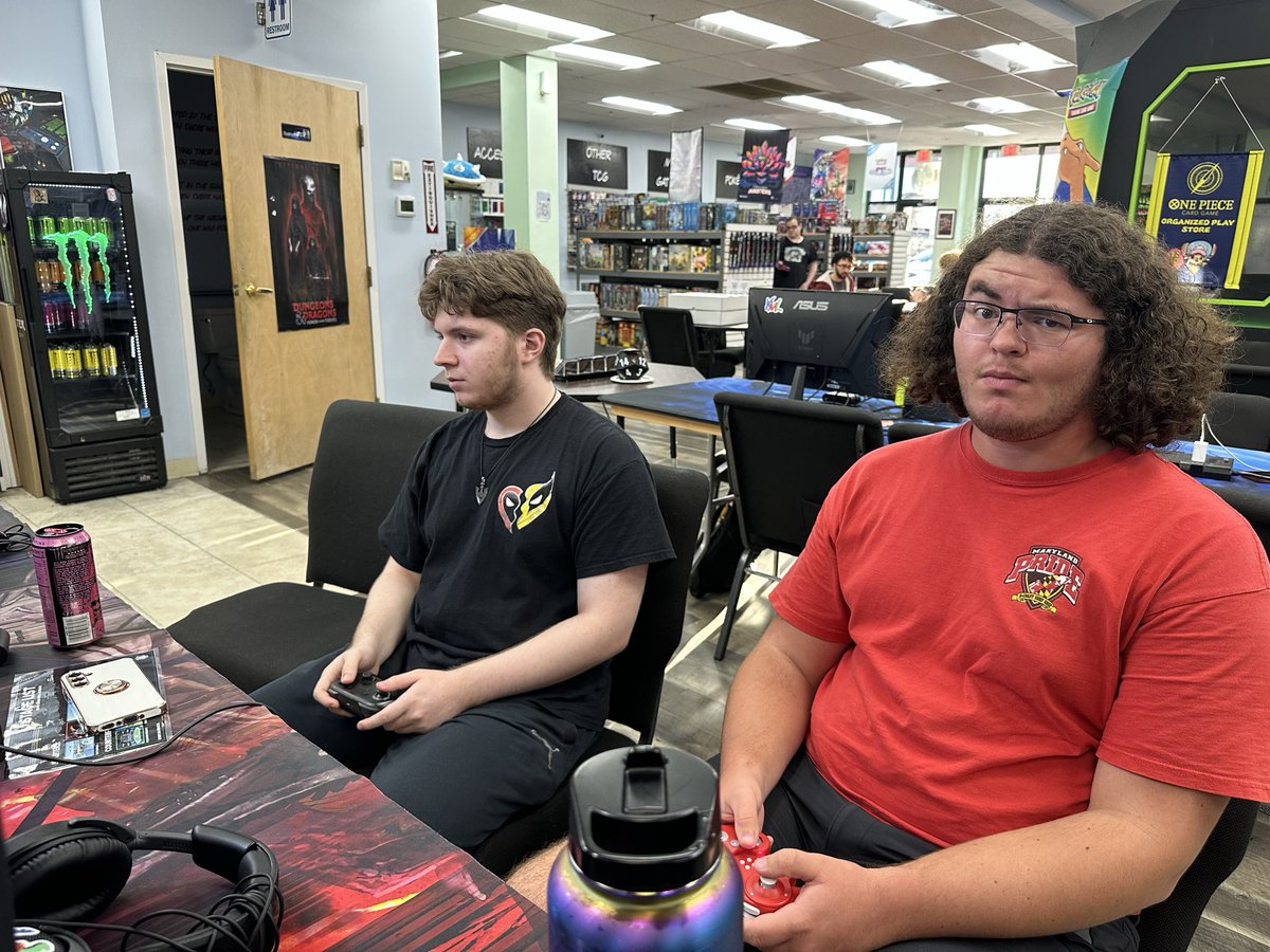 KMLTournaments's tweet image. KMLocal will now feature 2 different rotating brackets! As we will now be starting a smaller bracket at 8:30PM!!
Players may sign up for at most 2 brackets online. So choose wisely!
This week we will have SSBU, GGST, 2XKO, and GBVSR!!
reg below :)