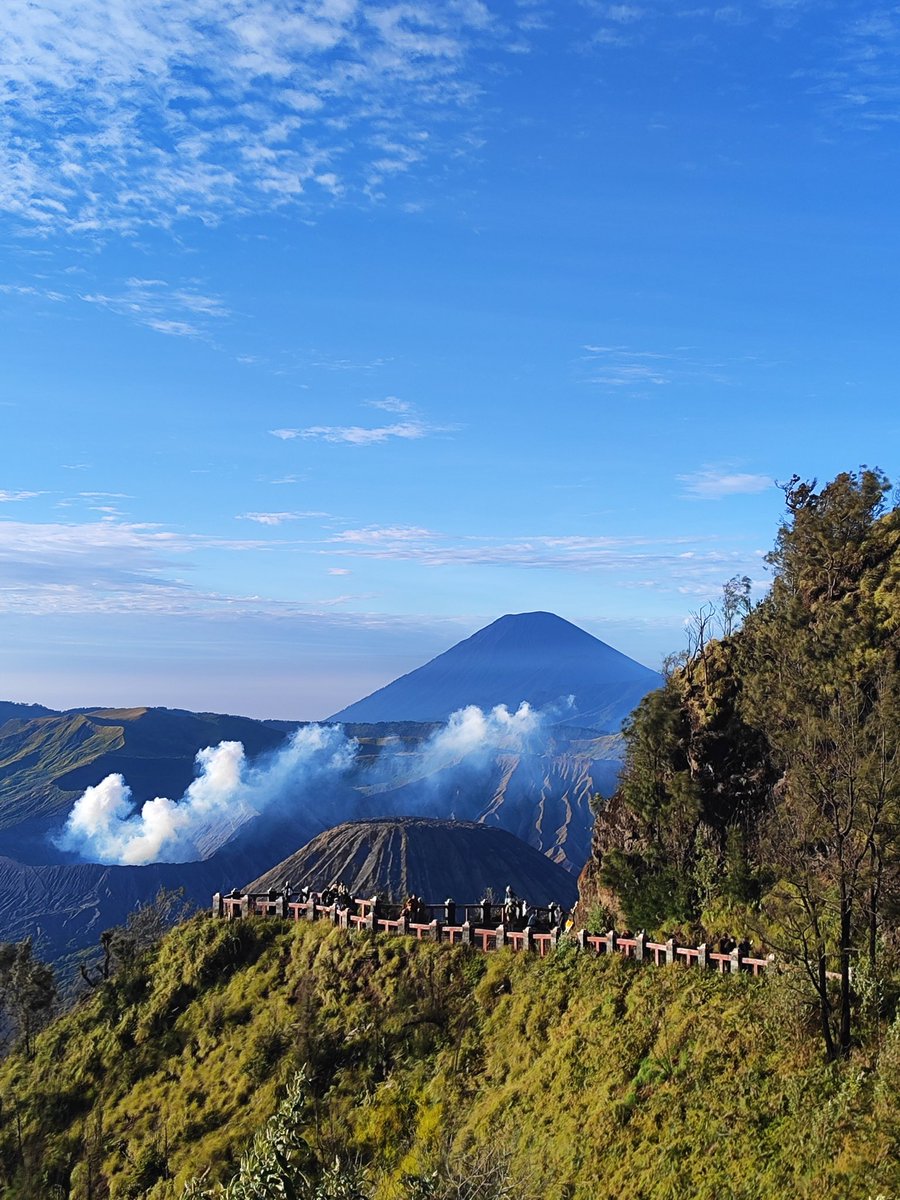 indrald85's tweet image. Sunny day #bromo #indonesiawonderful #eastjava #vacation #infomalang