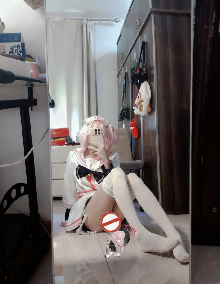 天冷了，大家注意保暖，该换条厚点的袜子了wwww
#伪娘 #男娘