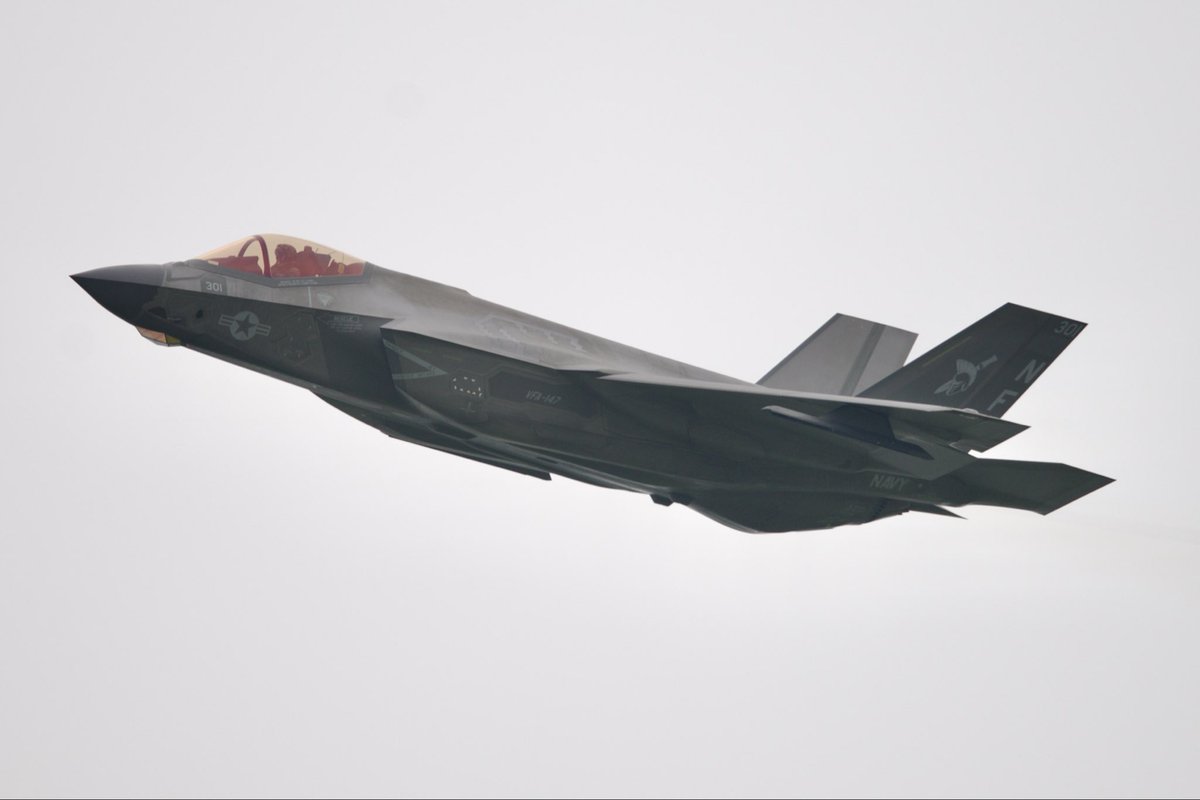SecretBaAREA884's tweet image. 厚木基地F-35C   1機目
#USNAVY #厚木基地　#F35C