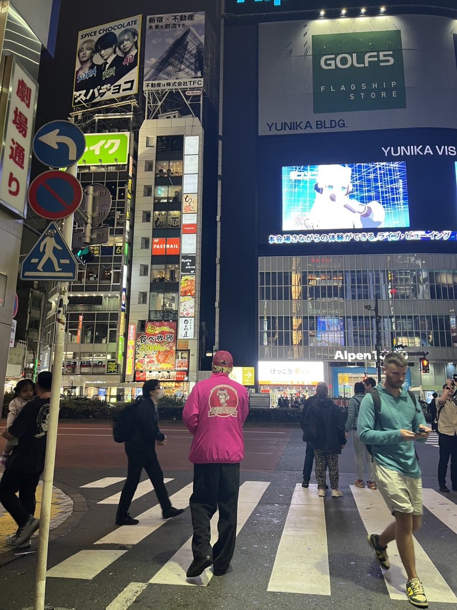 ushikubo3tokyo's tweet image. 🎉ほぼ毎日、歌舞伎町で配布中！
「ナイトガイド」公式LINEのQRコード付きティッシュをお渡ししています✨
見かけた際はぜひお気軽にお声かけください😊

#NPA #ナイトガイド #推奨店 #エノちゃん
#歌舞伎町 #一番街 #ティッシュ配布 #安心安全な夜の街