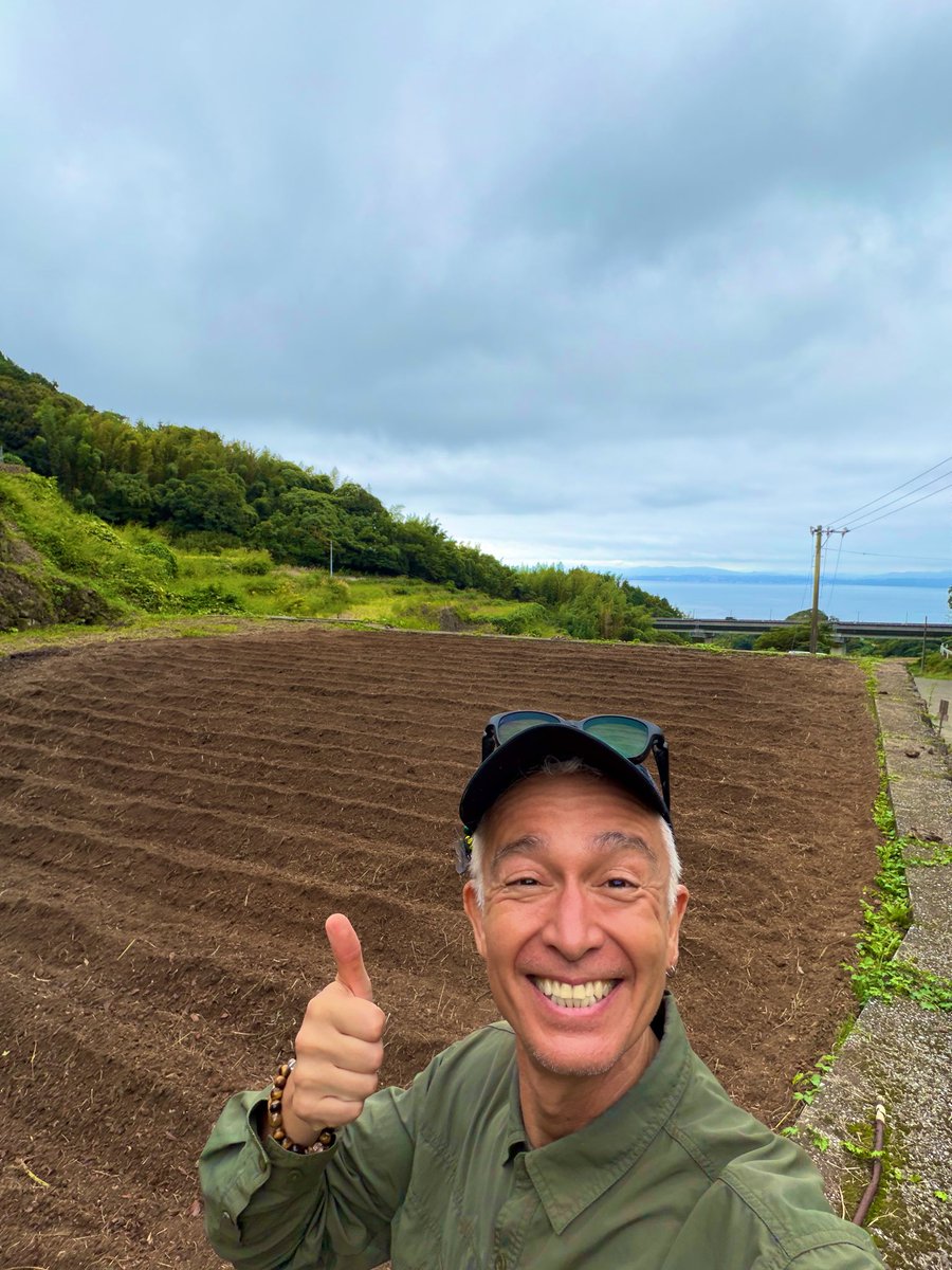 うまくいかない日も、ちょっと落ち込む日も、「そんな自分もOK」って思えたら、心がふっと軽くなる。
自分を大切にできる人は、きっと他人にもやさしくなれる。
一番の味方は、いつだって自分自身。
だから今日も声に出して、I LOVE ME❤️

そんな動画です ww👇
 instagram.com/reel/DP995ydEv…