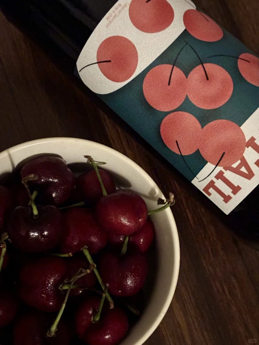Tyra12102's tweet photo. The best therapy  A glass of wine 🍷 and a quiet night in. No distractions, just peace and relaxation. Sometimes, that’s all we need to unwind. 🌙✨ https://t.co/HLZmTaB56b