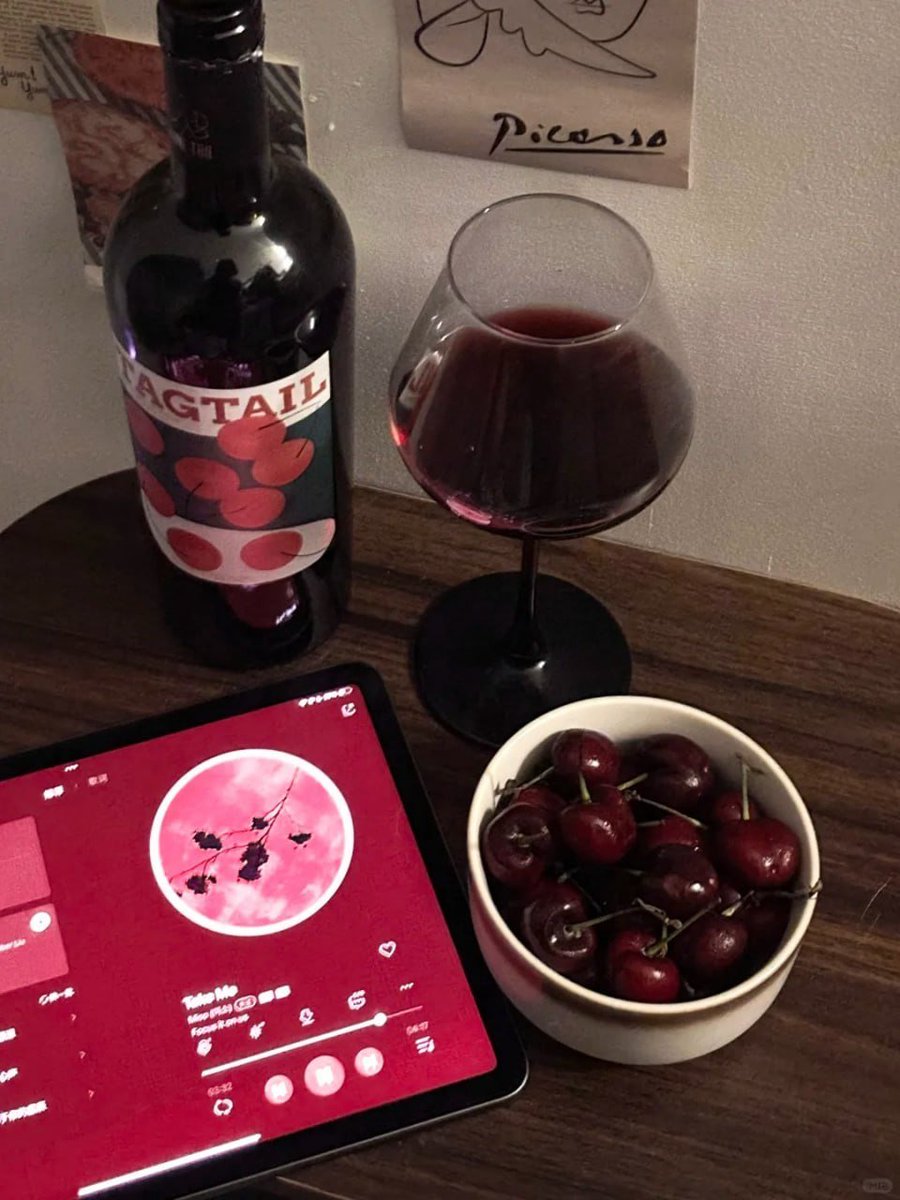 Tyra12102's tweet photo. The best therapy  A glass of wine 🍷 and a quiet night in. No distractions, just peace and relaxation. Sometimes, that’s all we need to unwind. 🌙✨ https://t.co/HLZmTaB56b