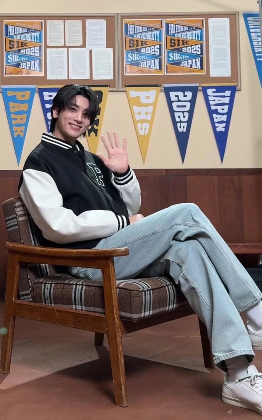 ヒョンビンです(^^)他の方は購入しないで下さい Hanbin❤️🐹 제로베이스원 | 240322 ZB1 OFFICIAL IG UPDATE