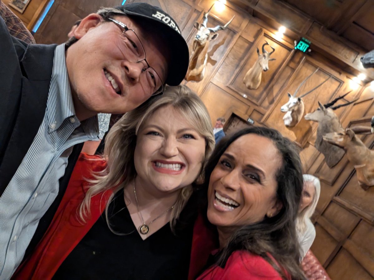 RoxanneHoge's tweet image. It&apos;s confirmed. 

@RepKatCammack is a bad ass, &amp;amp; @LogCabinLA @LAC_YR were geniuses to bring her to see the LA madness that is Dems Gone Wild.

So happy she&apos;s on our team.

(Very happy @Assenmacher4CA is as well, since she got Kat to make the trek with hubby &amp;amp; baby in tow!)