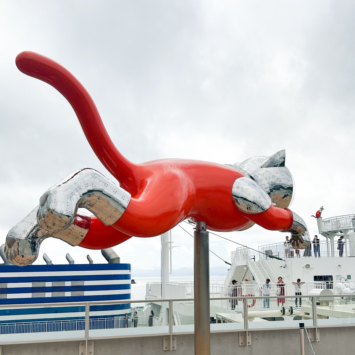 ヤノベケンジのSHIP'S CAT（シップス・キャット）とジャイアント・トら