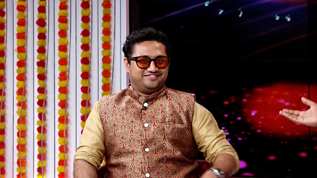 Vikrant130801's tweet photo. जुन्या मराठी गाण्यांना नवा तडका देऊन त्यांना पुनरुज्जीवित करणारा @kratexmusic आणि आपल्या हटके स्टाईलने, भारदस्त आवाजाने आणि कमाल लिखाणाने मराठी रॅप इंडस्ट्रीमध्ये स्वतःची वेगळी ओळख निर्माण केलेला @hashtagitsatrip सोबत दिवाळीनिमित्त खास गप्पा मारल्यात... 
#kratex #shreyassagvekar https://t.co/IhxS3oLhoo
