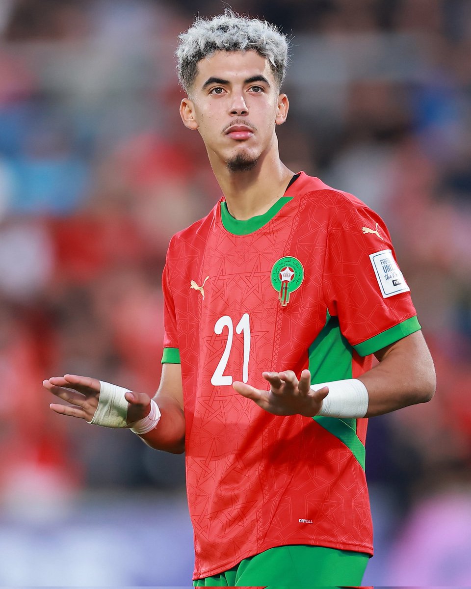T_o_u_t_a1's tweet image. عثمان معامه👇 ... أفضل لاعب فى العالم للشباب💪💪💪🇲🇦🇲🇦🇲🇦 👏👏👏
الزبيري هداف البطولة 👑👑👑👑
Congratulations 🎊🌟✨️🔥🎉