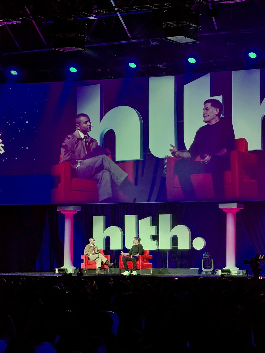 neil_projects's tweet image. room at #HLTH is packed to see @mcuban