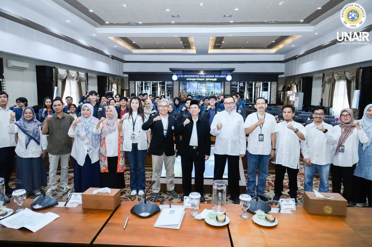 ✨ Siap Harumkan Nama UNAIR di Kancah Nasional &amp; Internasional! 

Universitas Airlangga resmi melepas kontingen mahasiswa terbaiknya untuk berkompetisi di berbagai ajang nasional dan internasional yang diselenggarakan oleh Kemdiktisaintek.

Mulai dari debat, inovasi digital,