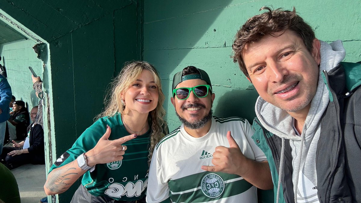 duendedetoca's tweet photo. Esse sangue bom pediu pra tirar foto conosco.
#Coxa #Tcheco https://t.co/zOasOAfV4u