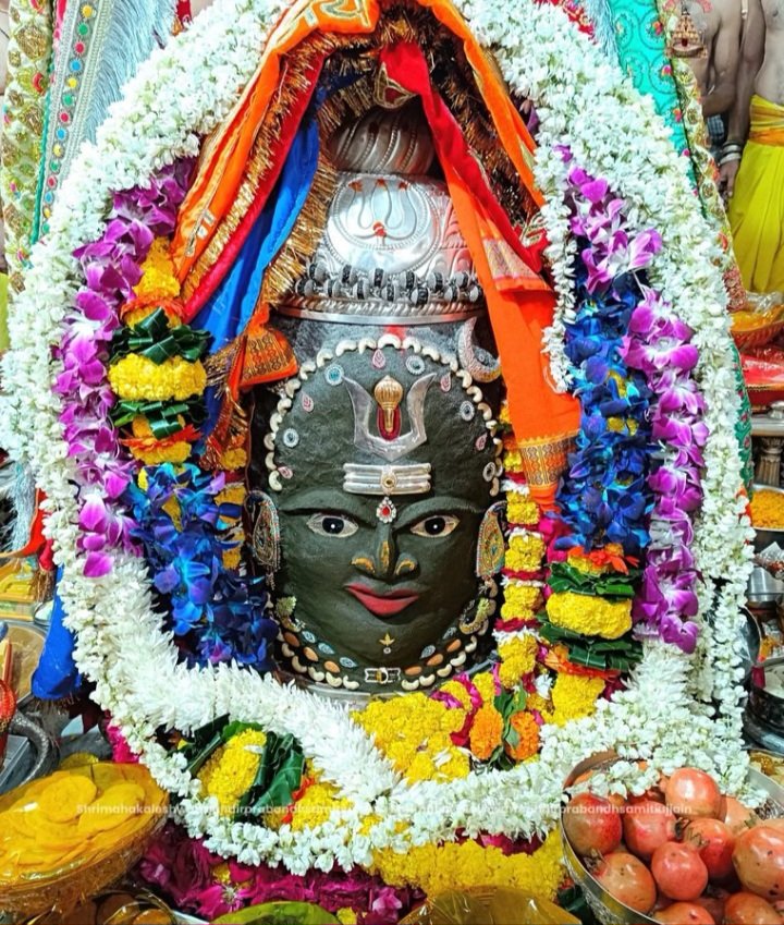 ┈┉┅━❀꧁꧂❀━┅┉┈
🙏🌹 #जय_श्री_महाकाल 🌹🙏
श्री महाकालेश्वर ज्योतिर्लिंग जी का
 #भस्म_श्रृंगार_आरती दर्शन।
 20 अक्टूबर 2025 , सोमवार। 
┈┉┅━❀꧁꧂❀━┅┉┈