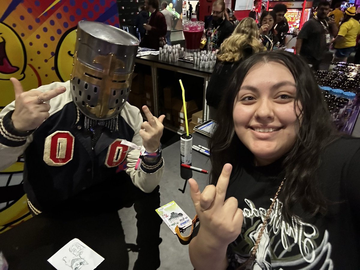 Uhohlita's tweet photo. Met @SwaggerSouls today ππΌπ«‘
#swaggersouls #twitchstreamer #twitchcon2025 #TwitchConSanDiego https://t.co/lZ1lbHcAj6