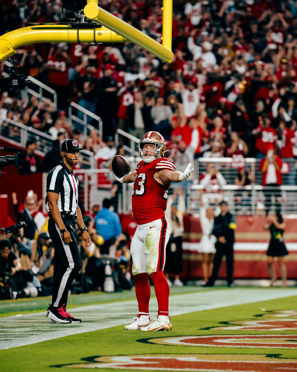 ElFactorSam's tweet image. Eso es arte. El primer #Touchdown del partido llega a menos de 2 minutos del final del 2° cuarto. Su anotador: #ChristianMcCaffrey RB de los San Francisco #49ers #SNF #ATLvsSF