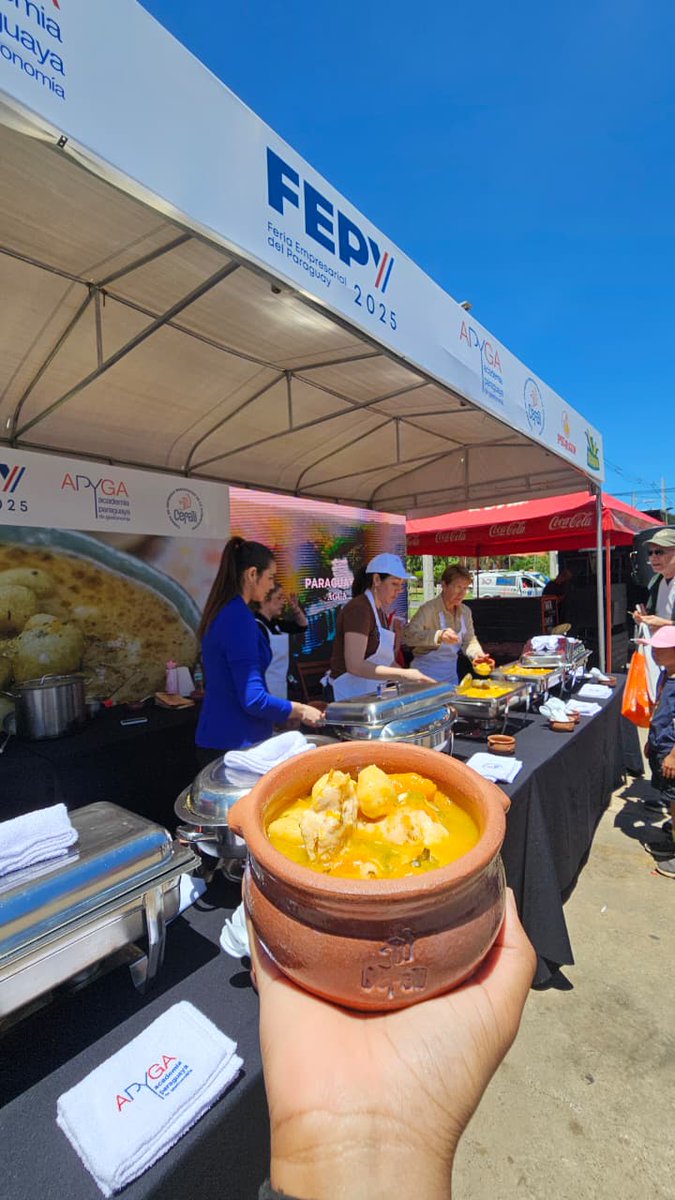 FEPY_paraguay's tweet image. 🇵🇾Jopara : compartimos un rico asado y un delicioso vori vori, celebrando nuestras raíces

🙏 Gracias a las marcas que hicieron posible esta gran fiesta gastronómica:
@granopar @pechugon @apyga @cepalli @camparaguayadecarne

#FEPY2025 #UIP #Jopará #GastronomíaParaguaya