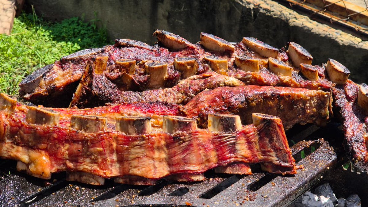 FEPY_paraguay's tweet image. 🇵🇾Jopara : compartimos un rico asado y un delicioso vori vori, celebrando nuestras raíces

🙏 Gracias a las marcas que hicieron posible esta gran fiesta gastronómica:
@granopar @pechugon @apyga @cepalli @camparaguayadecarne

#FEPY2025 #UIP #Jopará #GastronomíaParaguaya