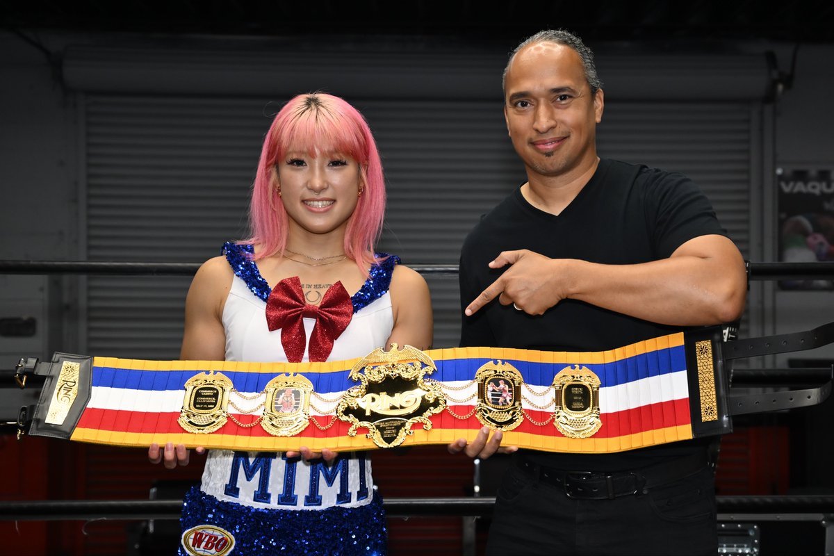 What a special day for our very own 🇯🇵 👑 <a href="/mizuki_hiruta33/">晝田瑞希 MizukiHiruta</a> , being presented her <a href="/ringmagazine/">Ring Magazine</a> title by <a href="/dougiefischer/">Douglass Fischer</a> ! Stay tuned for some exciting MIMI news 🥊 
#晝田瑞希 #MizukiHiruta