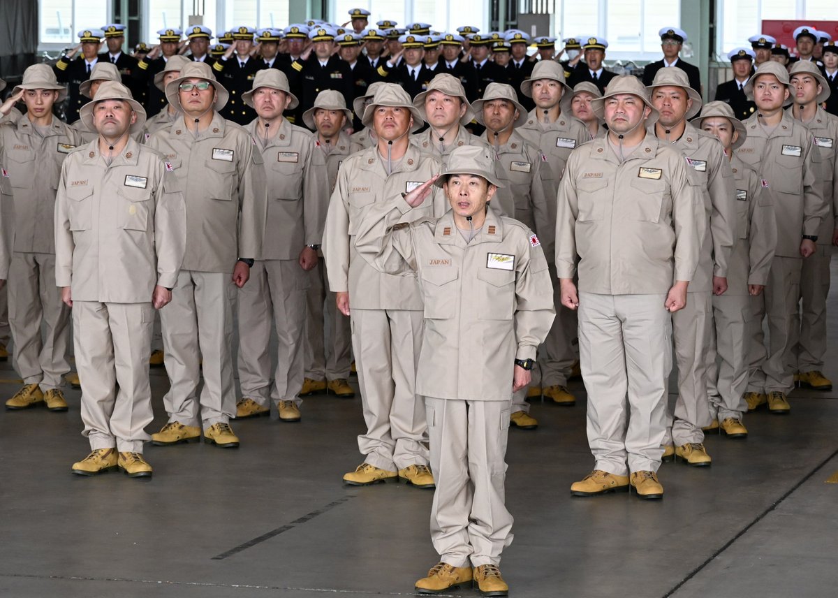 jmsdf_2aw's tweet image. 10月14日、派遣海賊対処行動航空隊の第58次要員55名は、たくさんの家族、隊員に見送られ、八戸からジブチ共和国へ向け出発しました🛫
#自衛隊 #海上自衛隊 #海自八戸 #JMSDF #八戸航空基地 #航空機 #P3C #国際貢献 #ジブチ #海賊対処行動 #ソマリア沖 #アデン湾